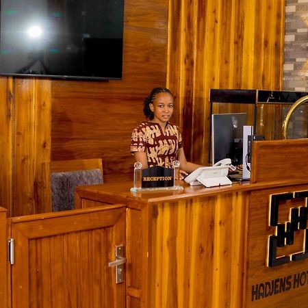 Hadjens Hotel Мванза Екстериор снимка