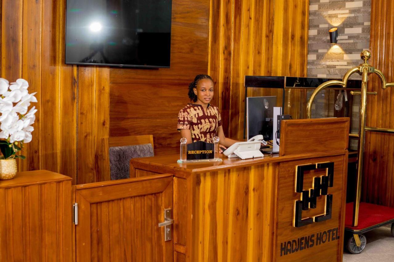 Hadjens Hotel Мванза Екстериор снимка